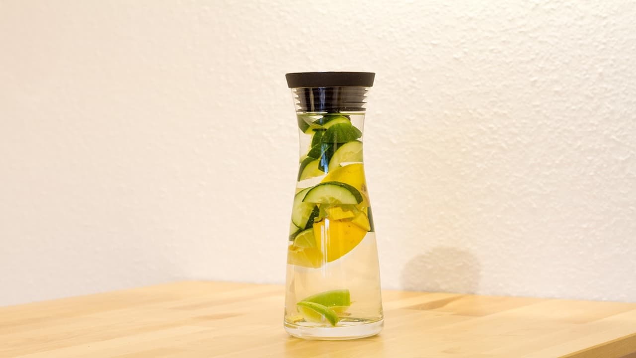 Água de pepino com limão, desintoxica o organismo dos excessos