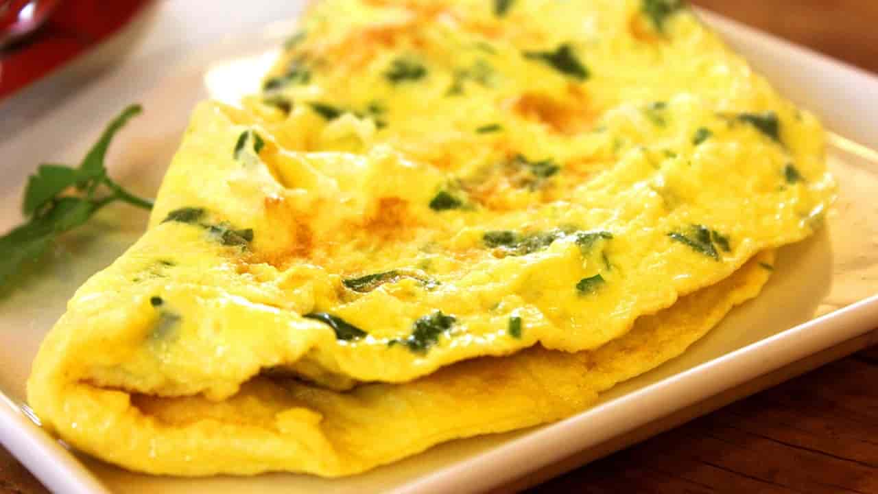 Café da manhã em 5 minutos: deliciosos ovos com espinafre 