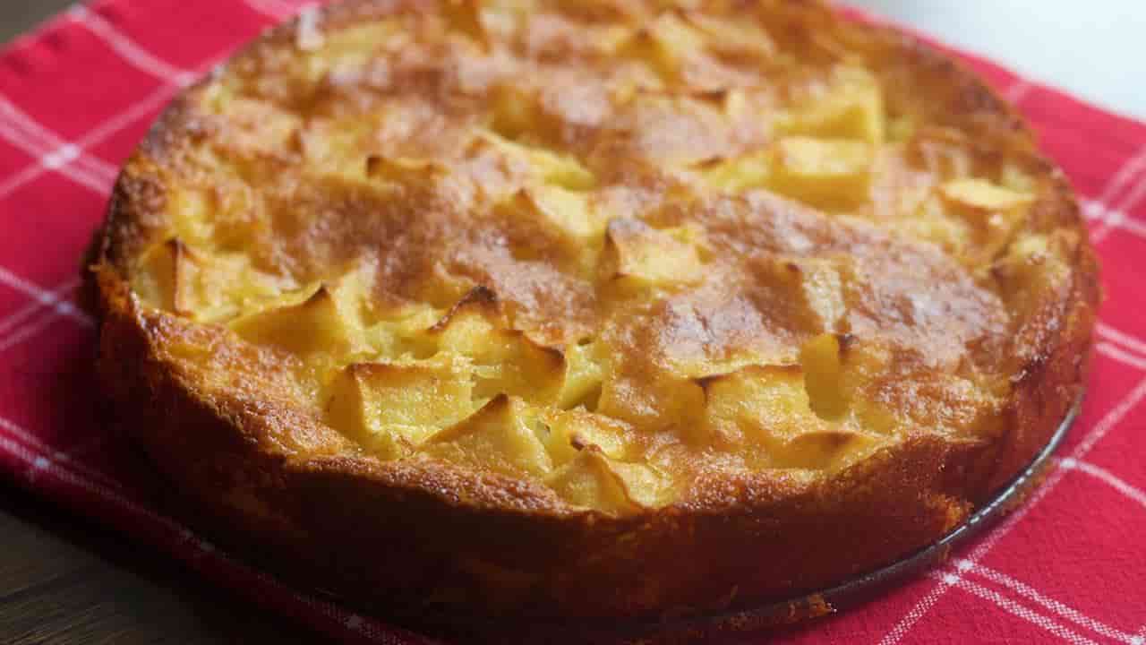 Veja como preparar um bolo de maçã sem glúten receita fácil
