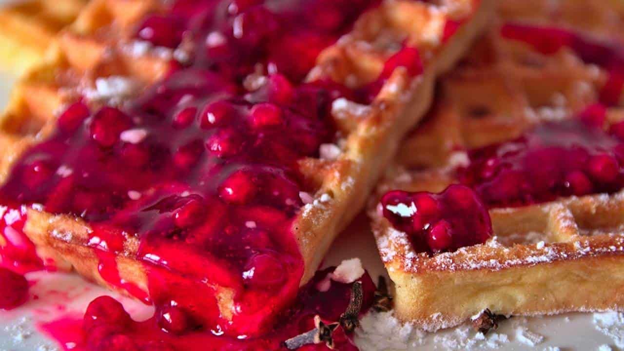 Como fazer waffles red velvet, a receita perfeita para o café da manhã