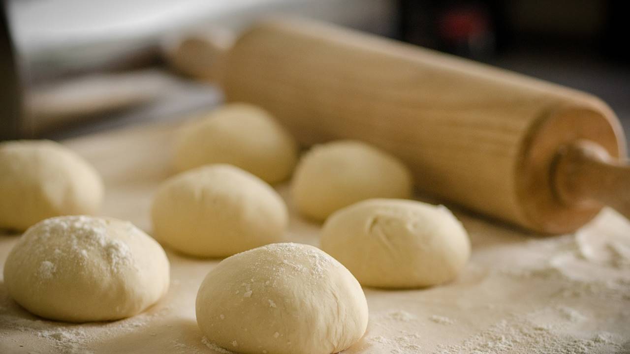 Com 3 ingredientes prepare um delicioso pão sem farinha 
