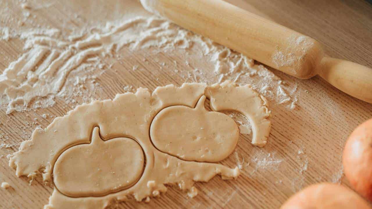 Você só precisa de farinha e manteiga para fazer esses biscoitos 